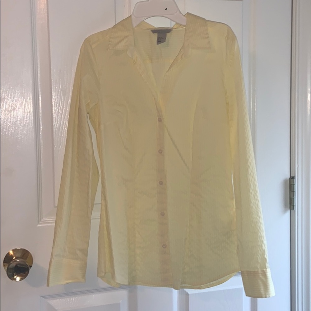 H&M fitted yellow button up blouse